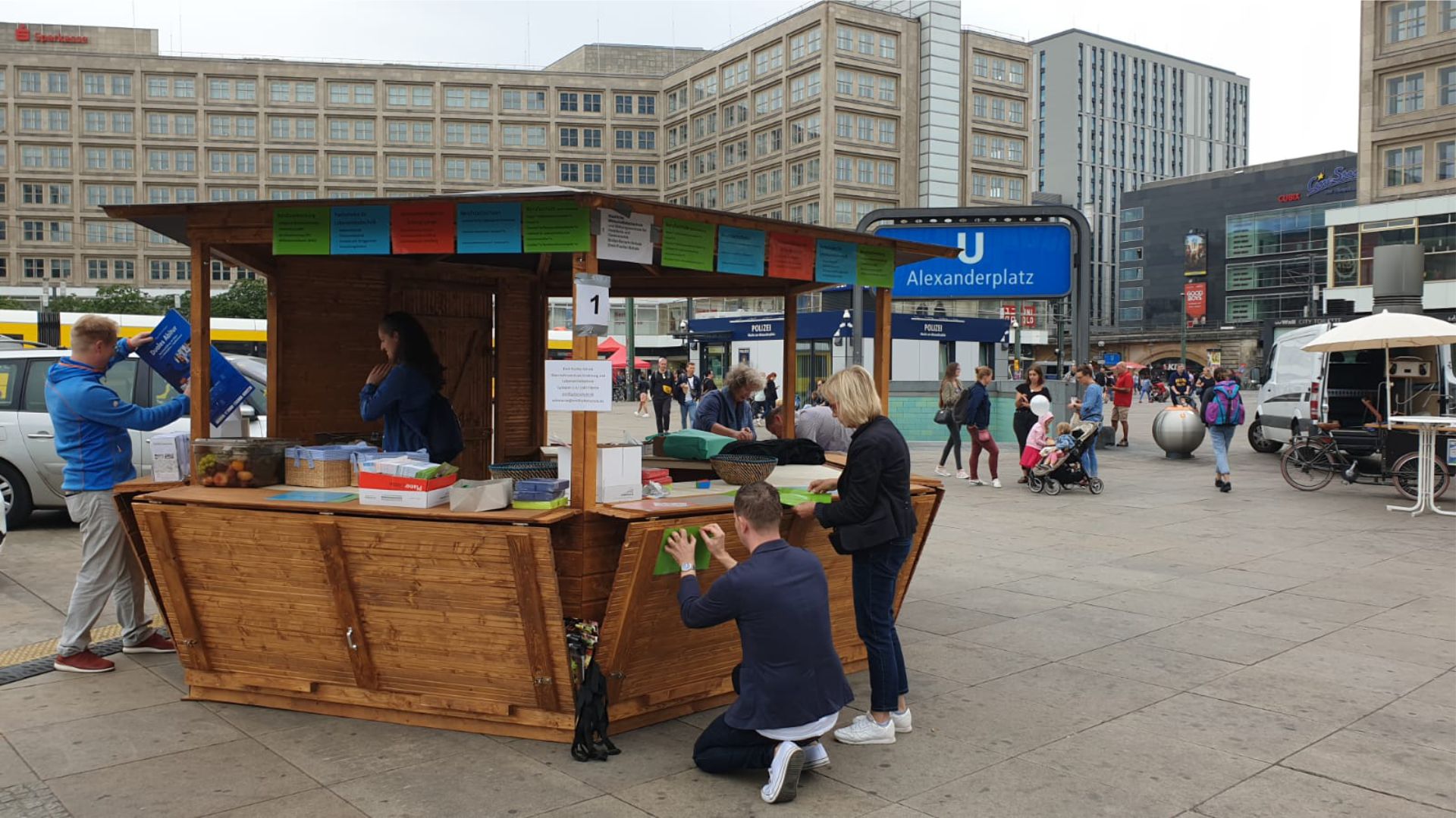 6 eckige Pavillons mieten 4m bei eventTIME, der Partyausstatter und Markthüttenshop