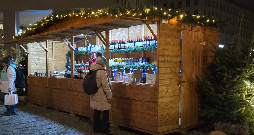 Gluehweinstand mieten bei eventTime, Deinem Markthütten-Shop, unkompliziert online bestellen Gluehweinstand mieten bei eventTime, Deinem Markthütten-Shop, unkompliziert online bestellen